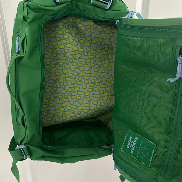 Baboon to the Moon x Drunk Elephant ◡̈ Limited Edition Green Go-Bag Mini 32L - Picture 8 of 15